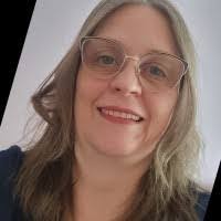 Liz Claussen's Instagram, Twitter & Facebook