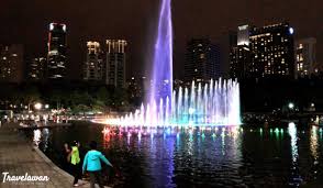 Memulakan karier seni dalam bidang peragaan dan komersial seawal usia 12 tahun. Wisata Kuala Lumpur Ini Dia 10 Tempat Yang Wajib Dikunjungi Travelawan By Awan Yulianto Travel Blogger Indonesia