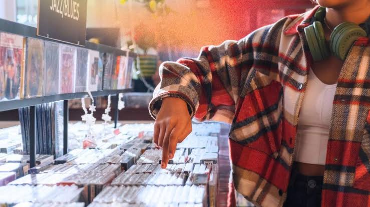 CDs Make a Sudden Comeback Thanks to a Surprising New Audience |  Headphonesty