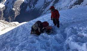Chin wui kin at lake manasarovar, mount kailash, in tibet. Abandoned Malaysian Climber In Critical Condition In Hospital Explorersweb
