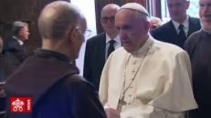 Padre pio sat on a chair and a wooden kneeler was placed in front of him. Papst Bei Pater Pio Ein Gefallt Mir Reicht Nicht Vatican News