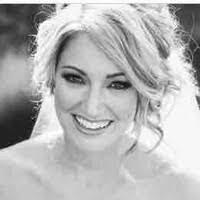 Kristin Hinkle's Instagram, Twitter & Facebook