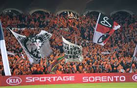 Die personalie möller war bisher nämlich von offizieller. Felix Tamsut On Twitter This Isn T The First Time The Eintracht Frankfurt Ultra Scene Makes A Reference To Clockwork Orange Back In 2013 As Sge Took 12 000 Fans A Record Back Then To An Away Game Vs Bordeaux The Whole Away End Wore Orange The