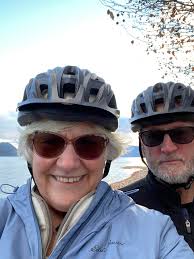 Feedback please ❓ Why are people posting random photos introducing  themselves as NEW members? The group members of Everything Sunshine Coast  BC Canada 🇨🇦 clearly asked for NO Irrelevant posts. I even