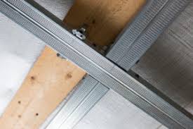 Meine frage ist nun, welche hätte bei sanierung unserer wohnung eine entsprechende schallschutzdämmung bei der decke. Schallschutz Fur Eine Decke Im Altbau Die Optionen