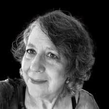 Dee Mcelroy's Instagram, Twitter & Facebook