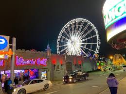 Explore all of niagara parks located in niagara falls, ontario, canada, from the lower observation deck at the canadian horseshoe falls to incredible hiking trail at the niagara glen. Clifton Hill Travel Guidebook Must Visit Attractions In Niagara Falls Clifton Hill Nearby Recommendation Trip Com