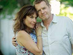En parallèle de ces expériences, astrid veillon est également présente sur les planches depuis 2003. Astrid Veillon Son Couple A Failli Se Briser Apres La Na Tele Star