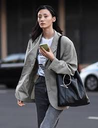 Swimsuitsforall.com has been visited by 10k+ users in the past month How To Wear An Oversized T Shirt 15 Outfit Ideas