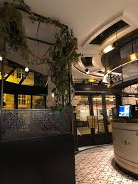 Decoration Devant Le Bar Picture Of Le Nord Sud Paris Tripadvisor