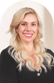 Kelly Workman's Instagram, Twitter & Facebook