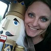 Amanda Lanclos's Instagram, Twitter & Facebook