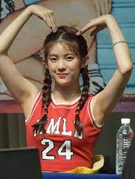 daisy ポーズ 女の子 ワッキー