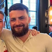 Nice little stroll around my local park this morning got me thinking about  something How good is flexible working ? Today, I set up in a cafe and  brainstormed with Jonny Dempsey