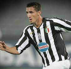 14 ağustos 1984, pisa) i̇talyan futbolcudur. Arjun Pradeep Twitterissa Otd In 2005 Chiellini Made His Debut For Juventus After Coming On As A Sub 75 For Pavel Nedved In A 1 0 Win Over Messina In Serie A