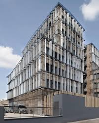 Entre recours au bois local, modules préfabriqués et hauteur de 55 mètres, ce projet porté par eiffage, illustre bien les. France Douglas Immeuble Perspective Bordeaux 33 Le Facebook