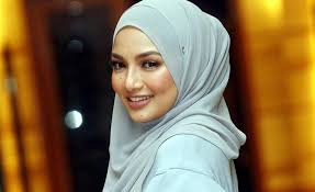 Majalah forbes pilih neelofa foto yang dikongsi neelofa pada 14 mac lalu menerima banyak pujian noor neelofa mohd noor on instagram: Malaysian Tv Star Neelofa Becomes Lancome S First Hijab Wearing Spokesperson Global Cosmetics News