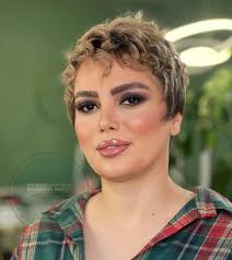 میکاپ طبق سلیقه خودشون 😍 استایل موهاش که نگمممممممم خودم ضعف رفتم براش 🩵  ترکیب شیک برای قشنگ جانم مثل الماس میدرخشین 💎 نوبت دهی و هماهنگی :  ۰۹۱۱۶۳۹۳۸۹۹ ۰۹۱۰۳۹۹۳۰۱۲ @minamadani_makeup @