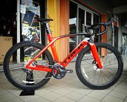 Trek mountain bike bicycle store bicycle art. Turbomad Cycle Sold Out Trek Madone Sl 6 Disc Facebook