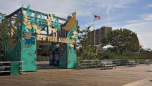 The Aquarium In Coney Island When I Was A Kid I Visited This Aquarium And Back Then The Penguin Exhibi New York Tours New York Attractions New York City Travel