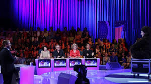 First broadcast in 2010, it was created by laurent ruquier and involves aspiring comedians performing sketches that they have written in front of a jury. Pas De Cinquieme Saison Pour On N Demande Qu A En Rire Sur France 2