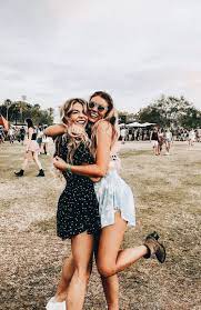 Pin By Ashlyn Getway On Girl Gang Best Friend Photoshoot Best Friend Photos Best Friend Poses
