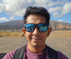 Respirando la magia del monte Bromo all'alba.. Ma più selfie che panorama😜  #bromo #indonesia