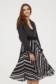 Black And White Striped Pleated Skirt Pleated Skirt Black White Striped Ladies H M Us Skirts Pleated Skirt Calf Length Skirts