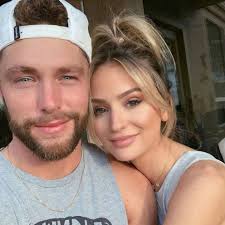 Bachelor' alum Lauren Bushnell and country singer Chris Lane reveal their  baby's sex
