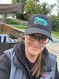 Deanna Collette's Instagram, Twitter & Facebook