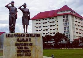 Anda (pegawai kejaksaan) dapat memberikan informasi yang dapat membantu kami dalam melaksanakan tugas kejaksaan, klik di sini untuk layanan laporan pengaduan masyarakat secara elektronik tentang dugaan pelanggaran perilaku dan kode etik aparatur kejaksaan ri. Ingin Jadi Jaksa Ini 5 Hal Yang Wajib Dimiliki Mahasiswa Hukum Hukumonline Com