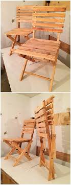 Putting An Idea Of Folding Chairs In The House Decoration Created Out Of The Wood Pallet Is Always A Best Idea To Choose Wood Furniture Diy Wood Diy Diy Chair