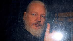Read more rt news on julian assange's lawyer baltasar garzon, who tested positive for coronavirus. Wikileaks Julian Assange Arrested In London U S Seeks Extradition On Hacking Charges