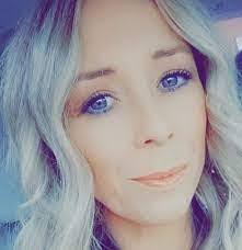 Clarissa Hayden's Instagram, Twitter & Facebook