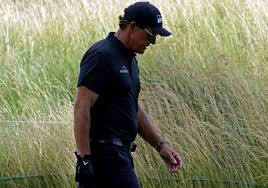 Mickelson acknowledged fan distraction as part of professional golf, but still didn't understand why mickelson continued, it did it the next three or four shots thereafter too, so it's not like that's the first. Golf Fans Rip Phil Mickelson For Wearing Jogger Style Trousers Golfmagic