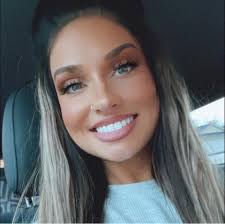 Karissa Hughes's Instagram, Twitter & Facebook