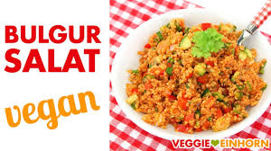 Für die soße 170g paprika, knoblauch, saft einer limette, 50g mandeln und 4 esslöffel öl in einen rührbecher geben und fein pürieren. Veganer Bulgursalat Einfach Schnell Lecker
