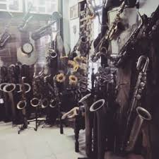 Mulai dari alat musik tiup saksofon, tuba, french horn, eufonium, baritone dan juga trombon. Tina Saxophone Home Facebook