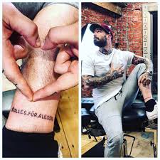 Oktober 1992 in köln als sarah engels) ist eine deutsche sängerin. Jan Leyk Spott Fur Lombardis Als Tattoo