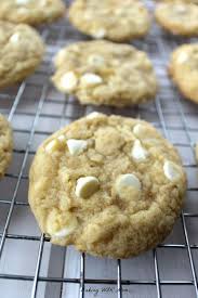Soft And Chewy White Chocolate Chip Cookies A Soft Cookie Easy To Mak White Chocolate Chip Cookies Recipes Chocolate Chip Recipes White Chocolate Chips Recipes