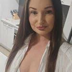 Liza Sloan's Instagram, Twitter & Facebook