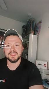 Eric Constable's Instagram, Twitter & Facebook