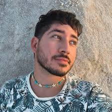 Lore Álvarez (@lore677)