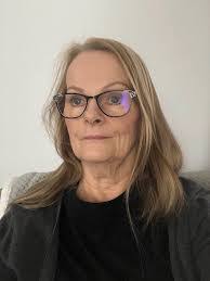 Nancy Lacombe's Instagram, Twitter & Facebook