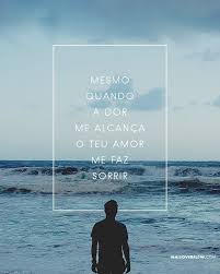 Overflow On Instagram Mesmo Quando A Dor Me Alcanca O Teu Amor Me Faz Sorrir Omarcosalmeida Ante Frases Cristas Citacoes Cristas Versiculos Biblicos