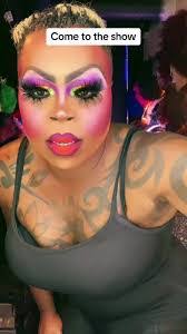 Savannah Queen's Instagram, Twitter & Facebook