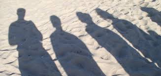 تفسير حلم رؤية الظل أو خيال الإنسان في المنام لابن سيرين