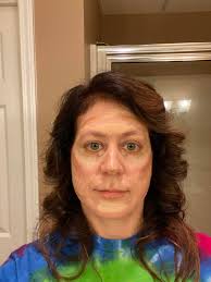 Love this crayon method to apply makeup! 🖍️