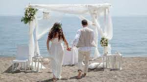 Questa è l'area dedicata ai matrimoni in spiaggia. Mille Euro Per Sposarsi In Spiaggia O Nei Siti Archeologici La Puglia Punta Sul Turismo Matrimoniale La Repubblica