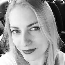 Sarah Prieur's Instagram, Twitter & Facebook